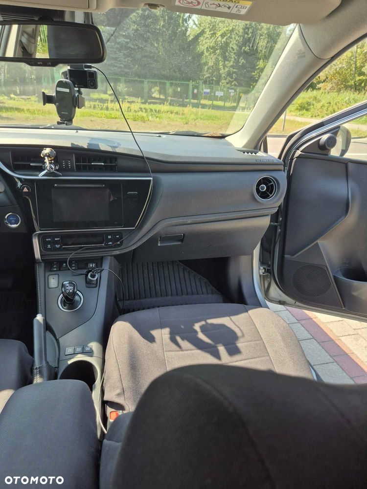 Toyota Auris Hybrid 135 Prestige - 9
