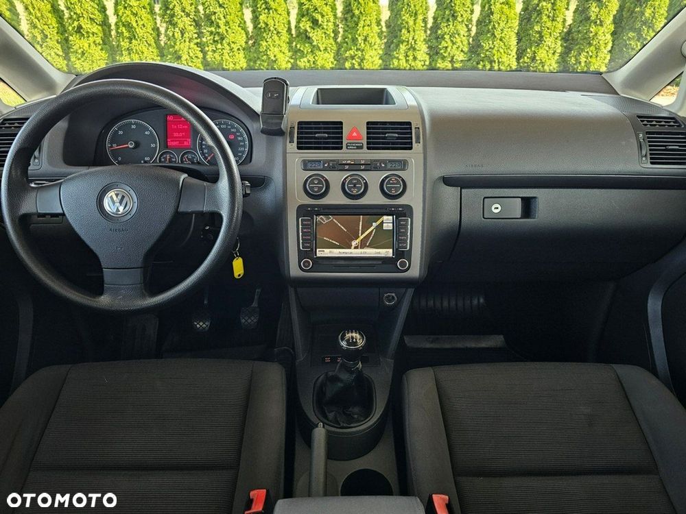 Volkswagen Touran - 21