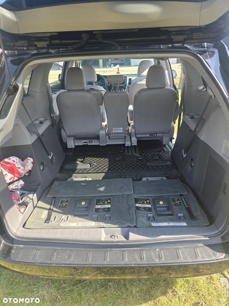 Toyota Sienna 3.5 V6 - 11