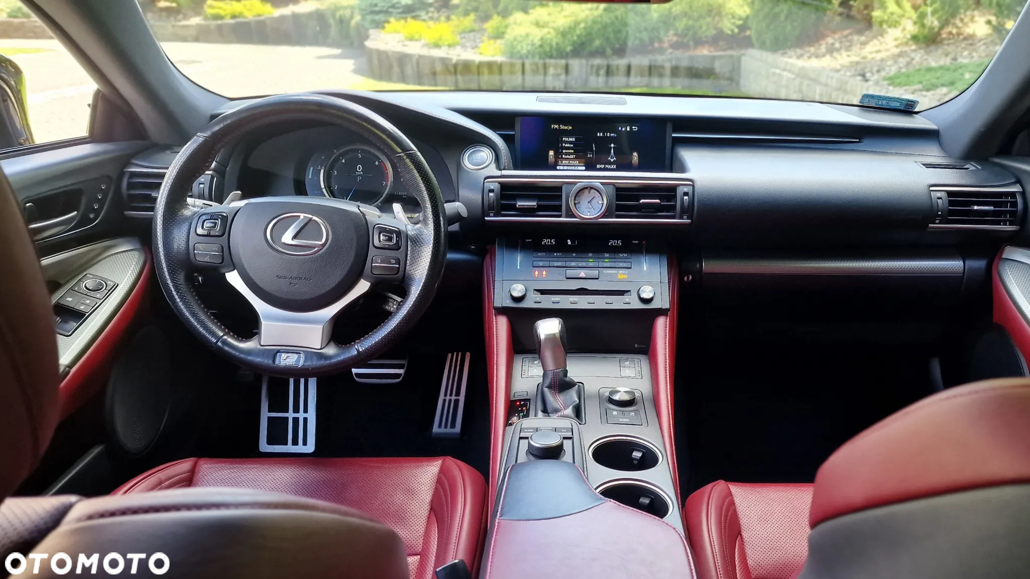 Lexus RC 200t / 300 F Sport - 10