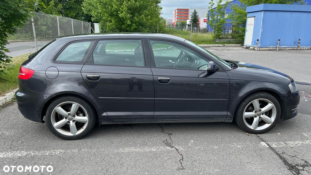 Audi A3 Sportback 1.6 TDI DPF Attraction - 7