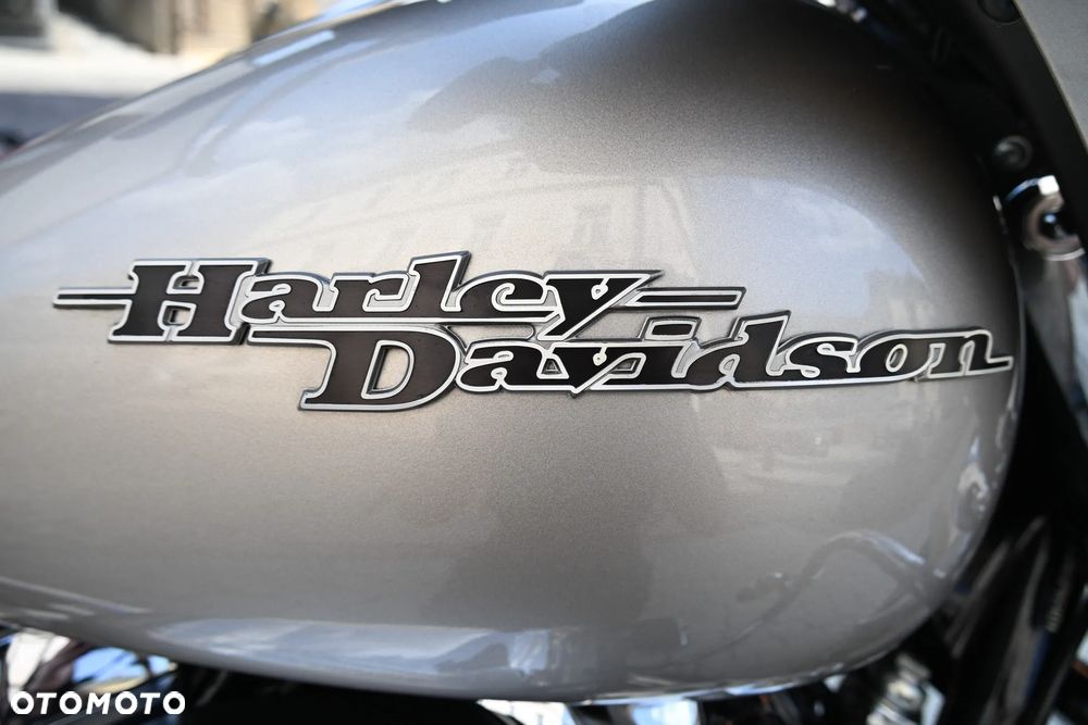 Harley-Davidson Touring Street Glide - 3
