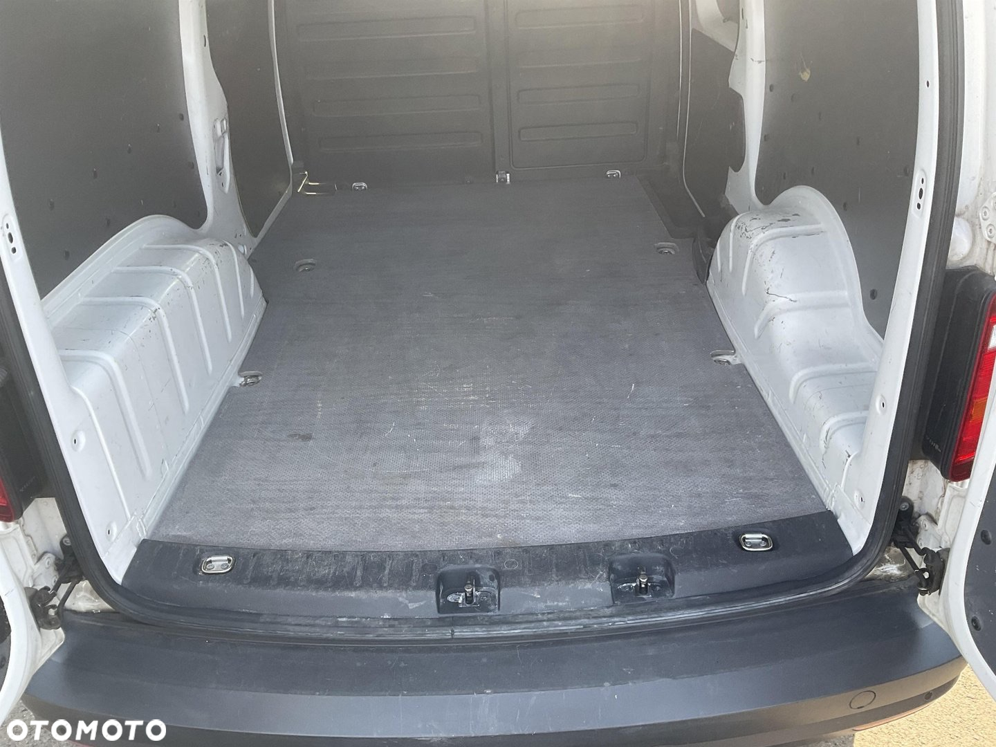 Volkswagen Caddy 2.0 TDI - 17