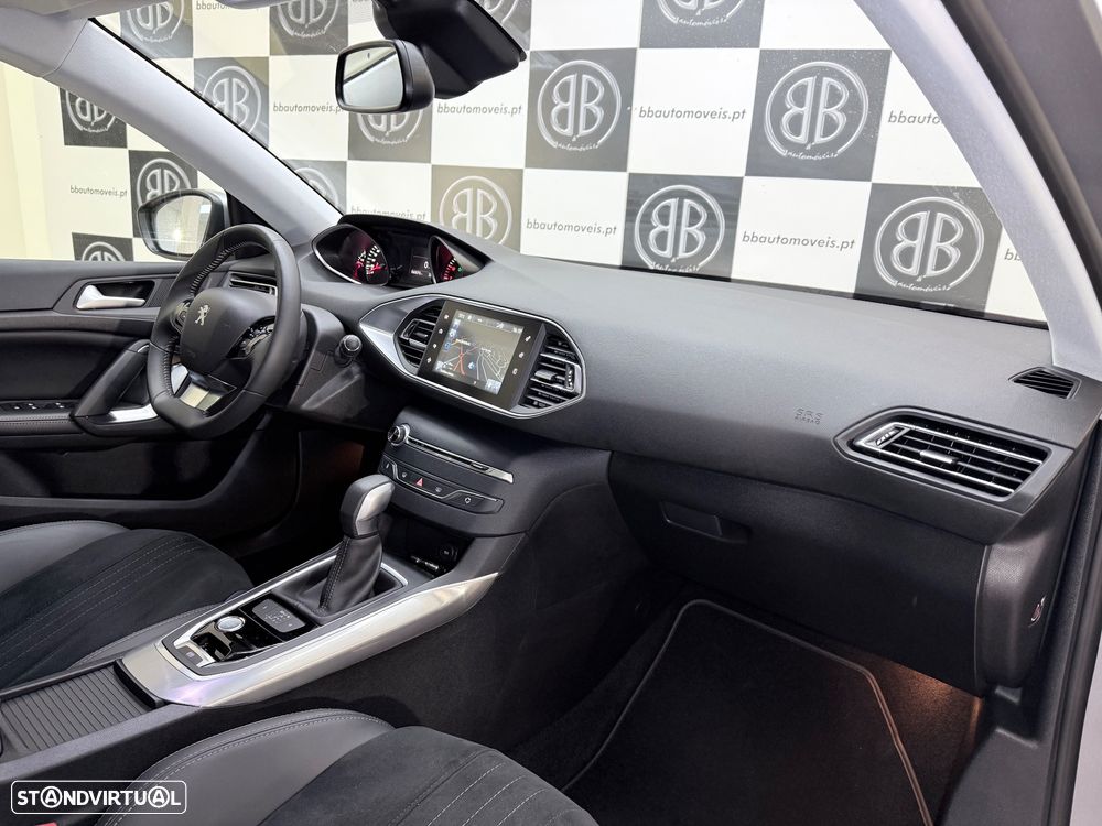 Peugeot 308 PureTech 130 GPF EAT8 Stop & Start Allure - 19