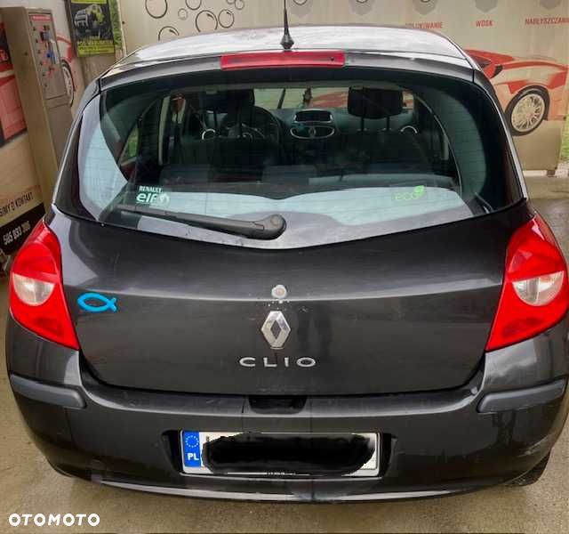 Renault Clio - 2
