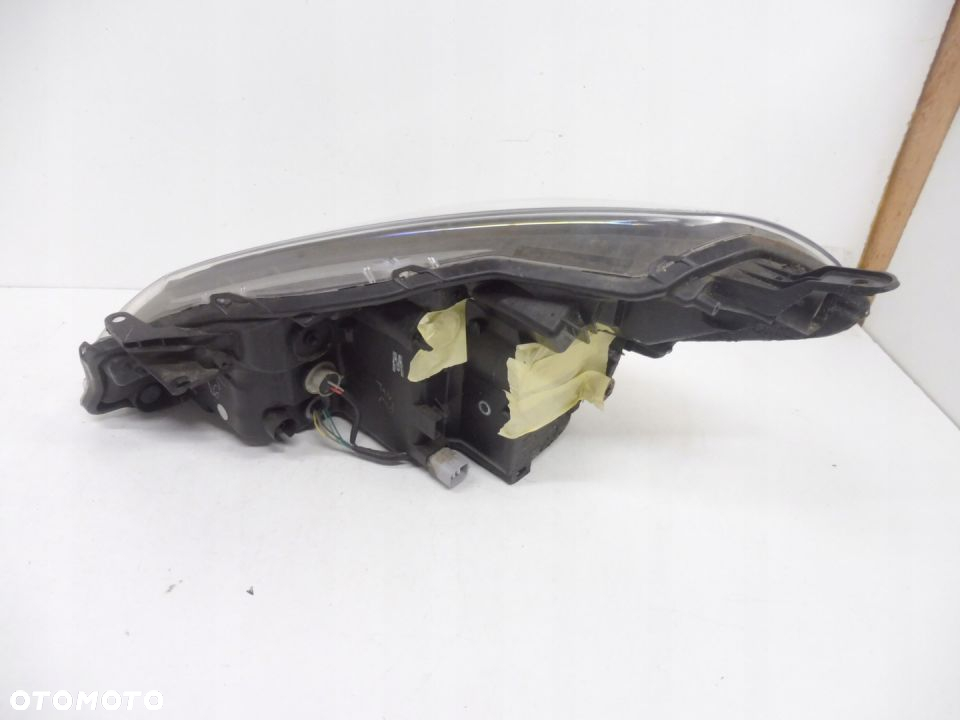 TOYOTA YARIS 3 LAMPA PRAWA LIFT NM LED DRL HYBRID - 3