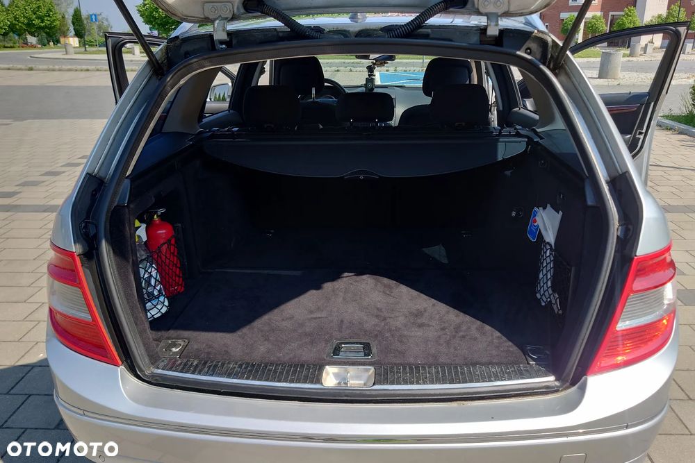Mercedes-Benz Klasa C 180 Kompressor Automatik BlueEFFICIENCY Avantgarde - 13