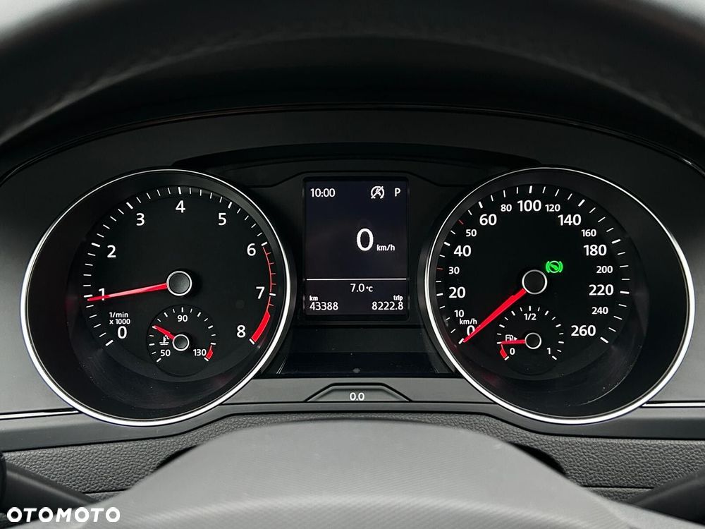 Volkswagen Passat - 23