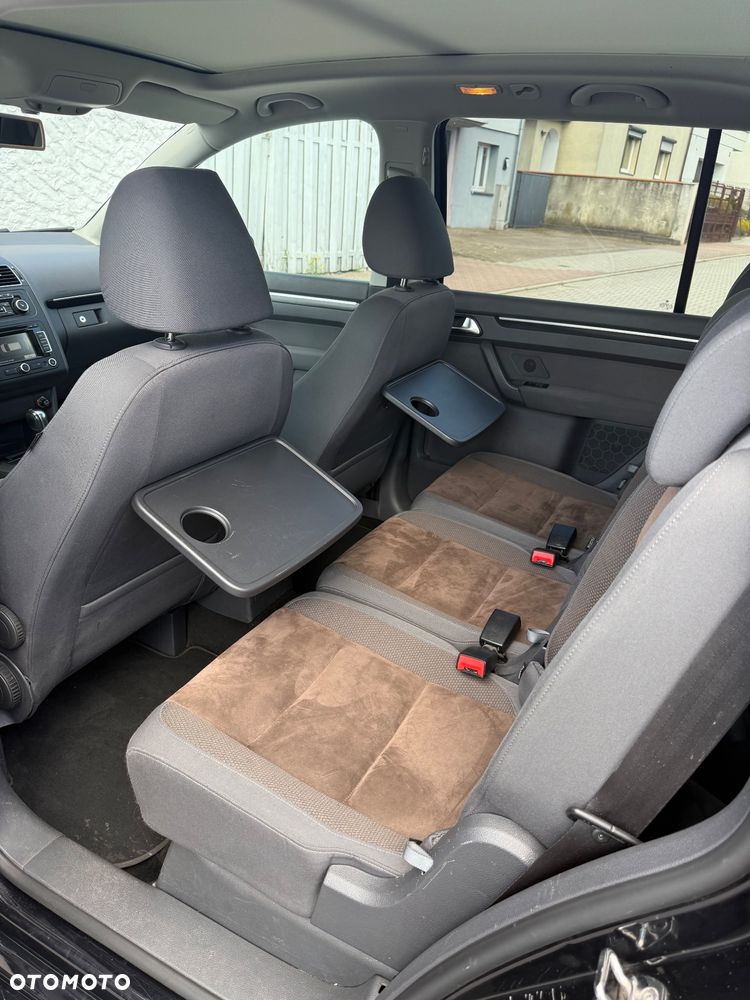 Volkswagen Touran 1.4 TSI DSG Highline - 9
