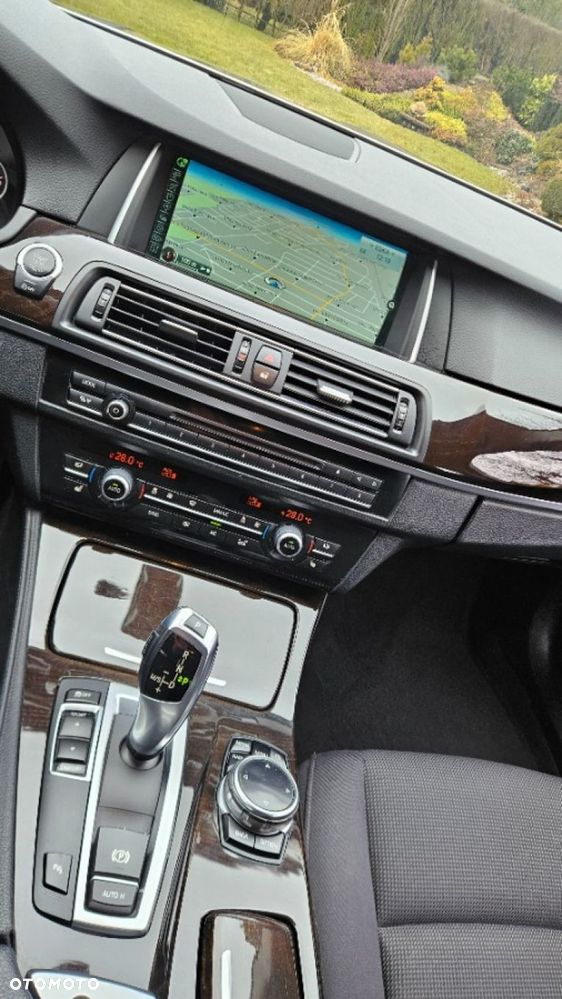 BMW Seria 5 520d - 23