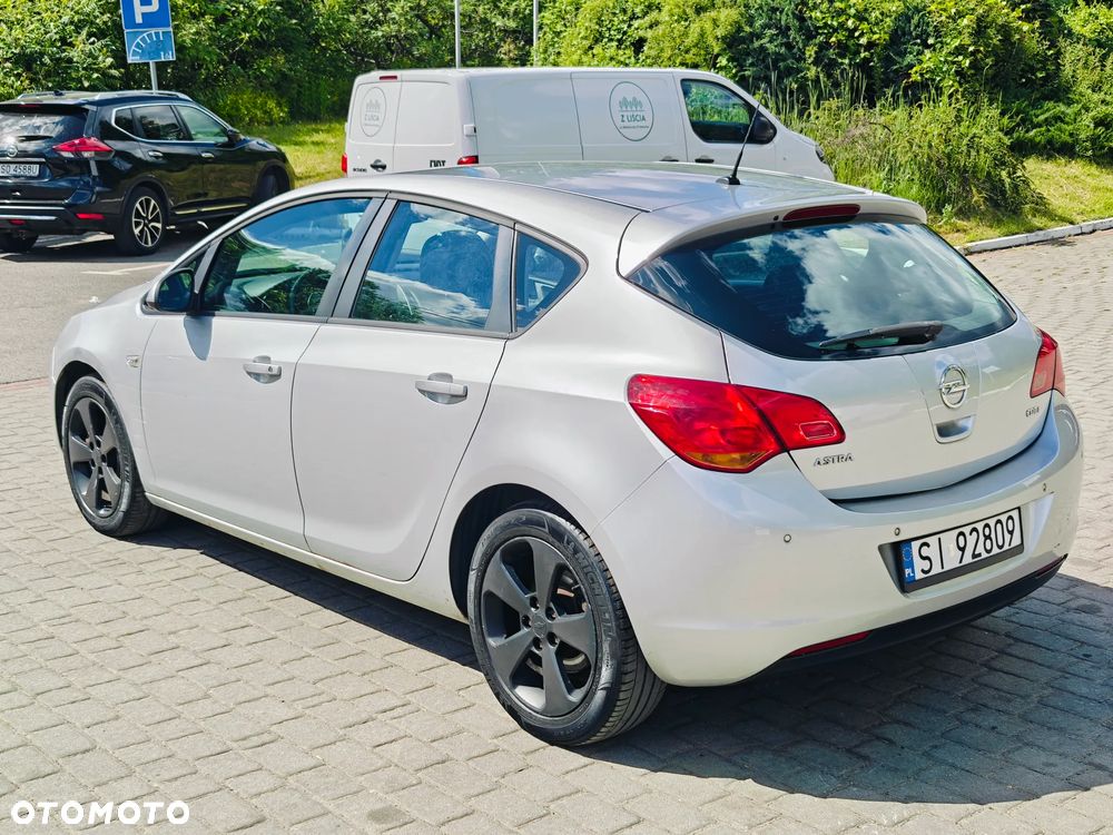 Opel Astra 1.7 CDTI Cosmo - 16
