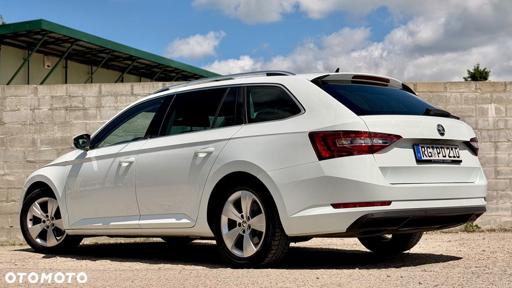 Skoda Superb 2.0 TDI DSG Premium Edition - 9