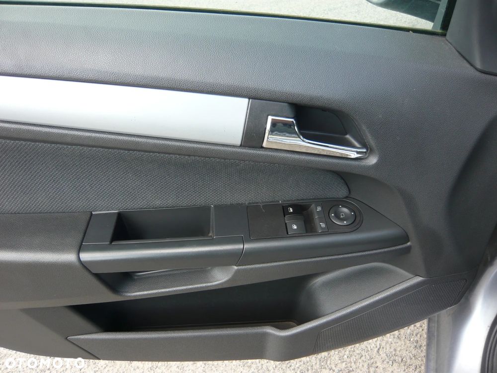 Opel Astra 1.6 Sport Easytronic - 8