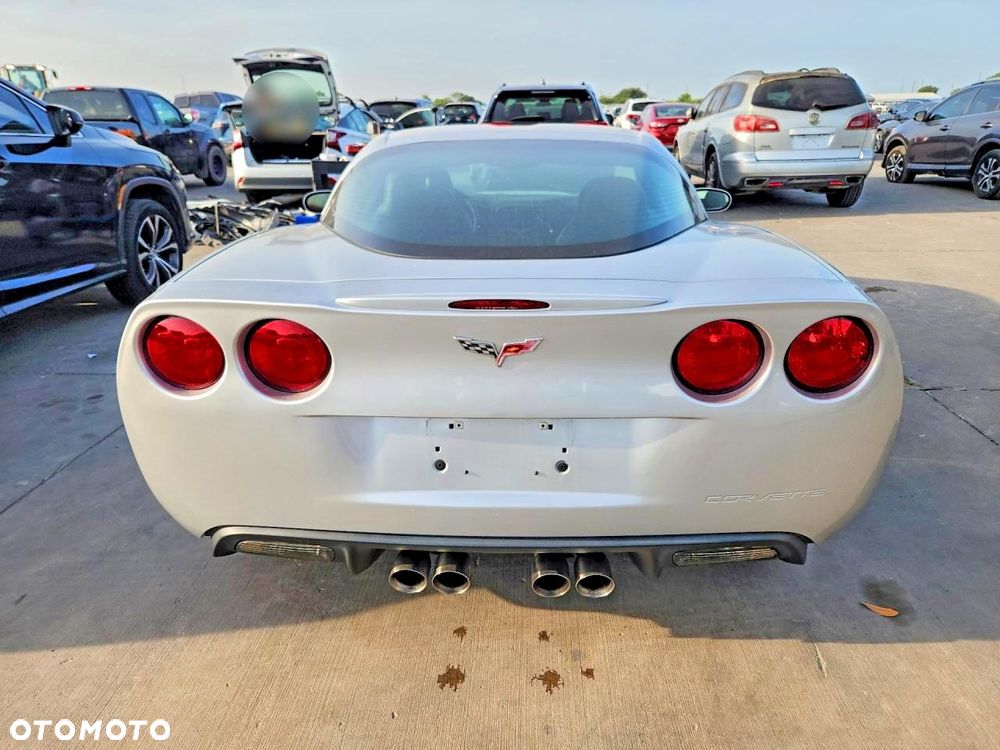 Chevrolet Corvette - 6