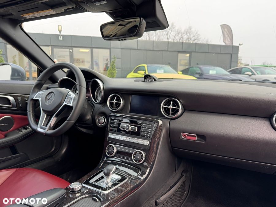 Mercedes-Benz SLK 300 9G-TRONIC - 12