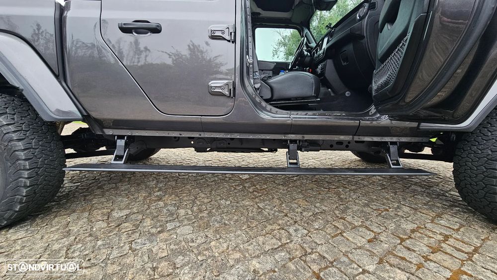 Jeep Gladiator 3.0 CRD Overland AT8 - 33