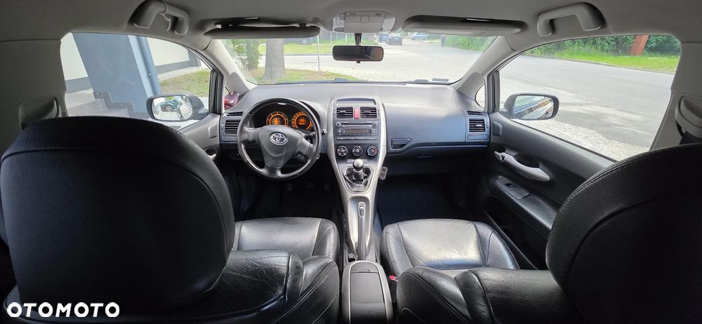 Toyota Auris 2.0 D-4D Prestige - 11