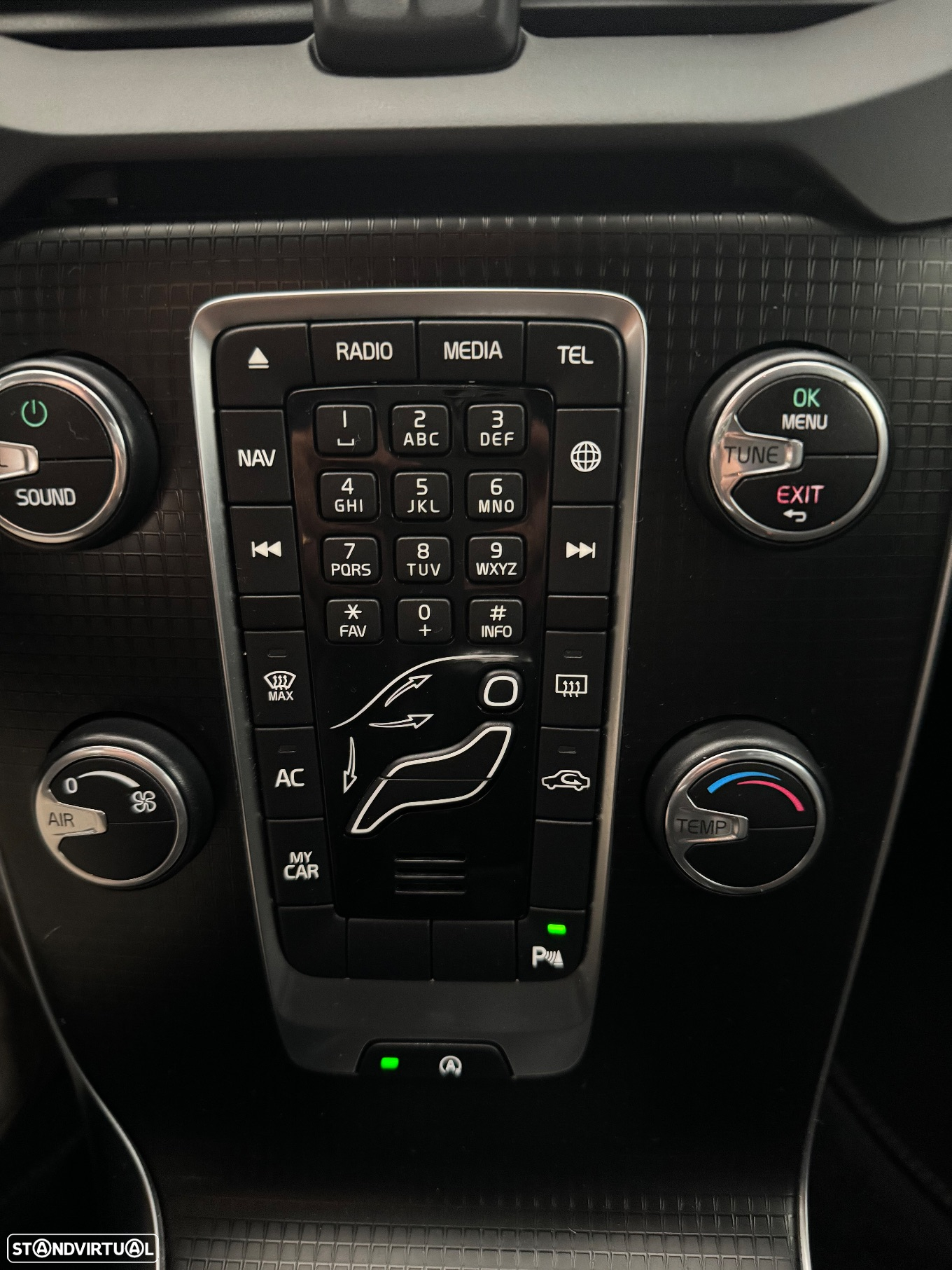 Volvo V40 2.0 D2 R-Design - 34