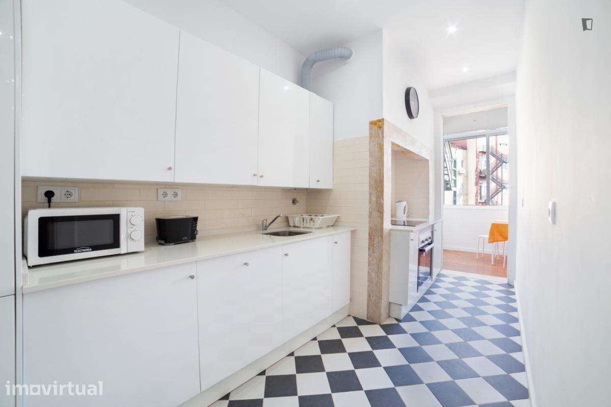 Quarto - localizado em Anjos Lisbon - Grande imagem: 5/16