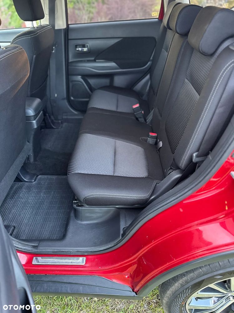Mitsubishi Outlander 2.0 Intense 4WD CVT - 32