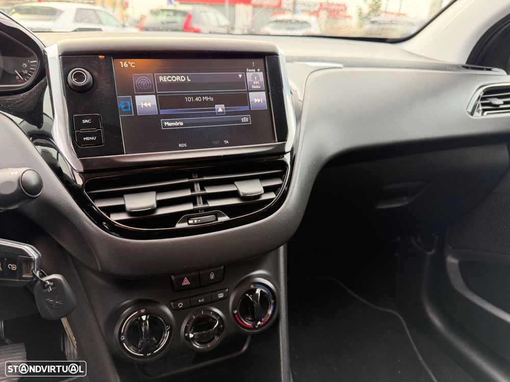 Peugeot 208 1.6 BlueHDi Style - 12