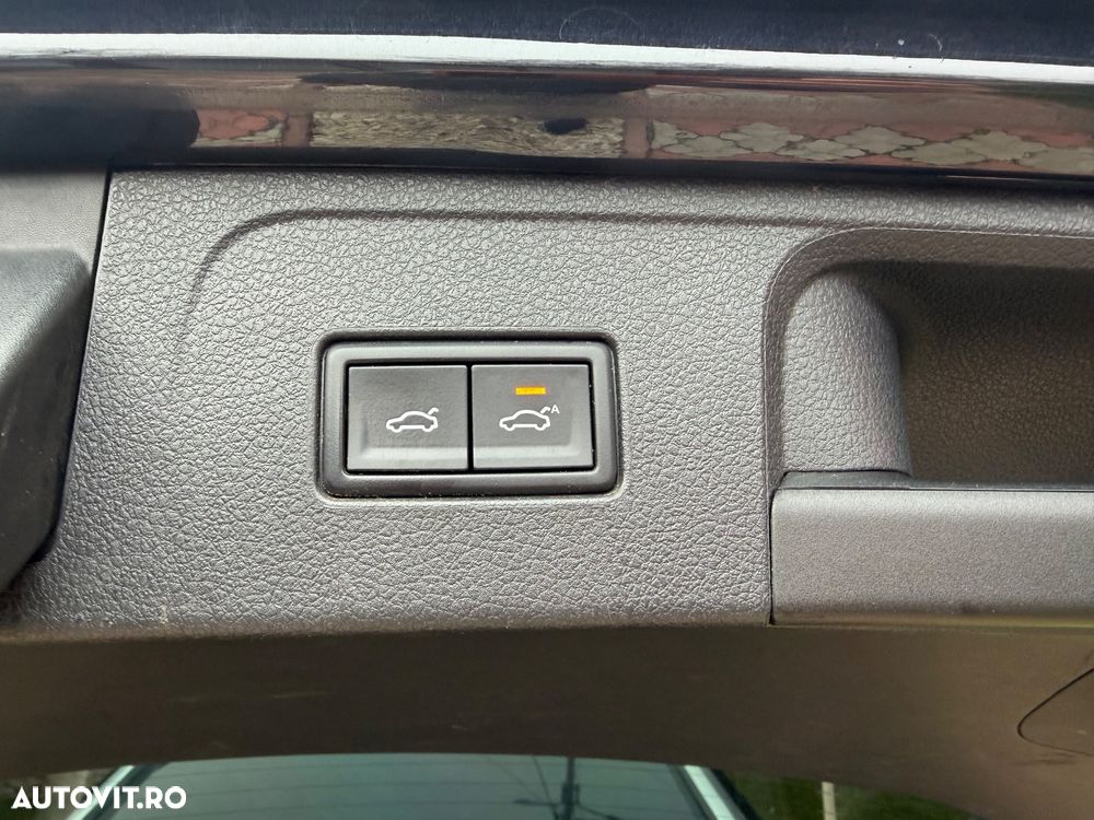 Volkswagen Passat Variant 2.0 TDI SCR DSG Highline - 17