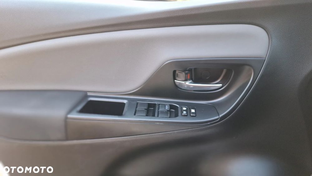 Toyota Yaris 1.5 VVT-i Selection - 9