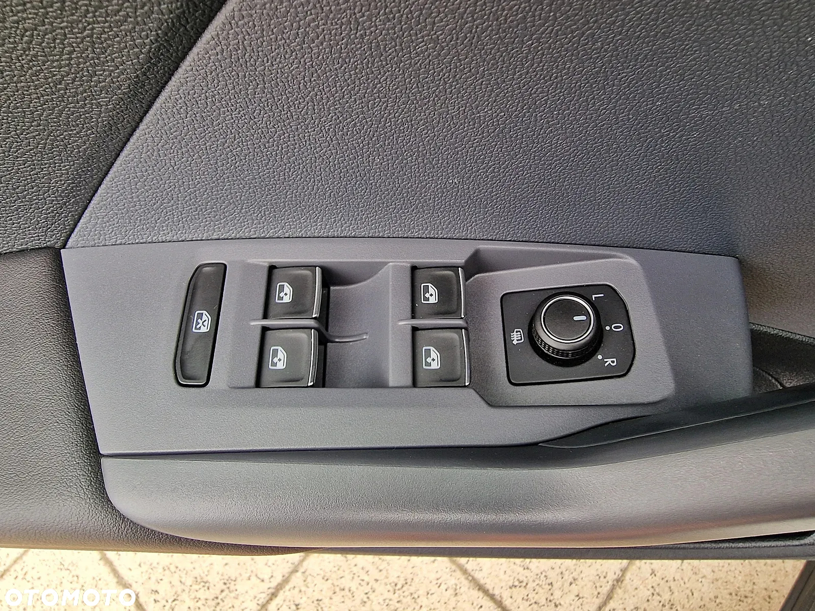 Volkswagen T-Cross 1.0 TSI OPF DSG R-Line - 19