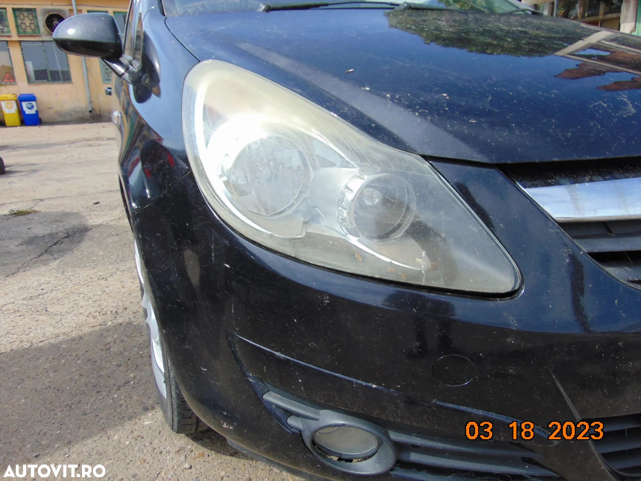 Far Opel Corsa d faruri stanga dreapta dezmembrez opel corsa D 1.2 benzina - 1