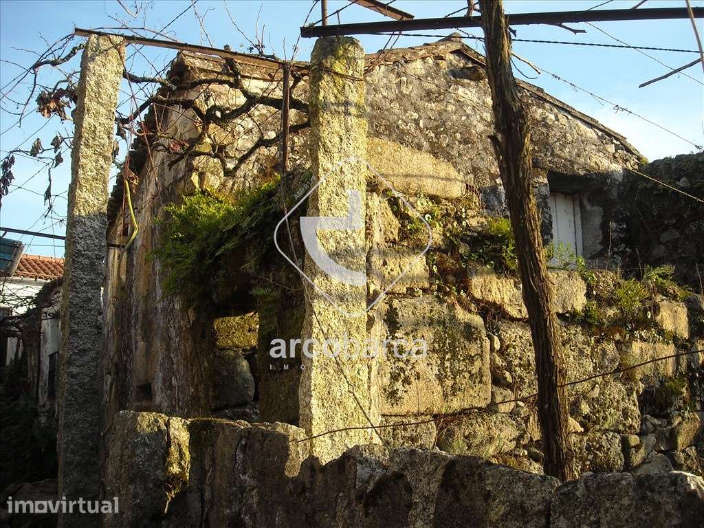 Casa Rústica para recuperar com pequeno jardim + pequena parcela de te - Grande imagem: 4/10