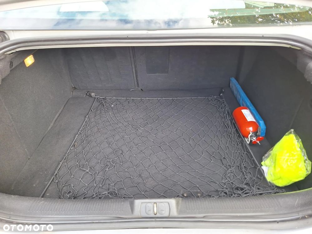 Peugeot 407 1.6 HDI ST Komfort EU4 - 19