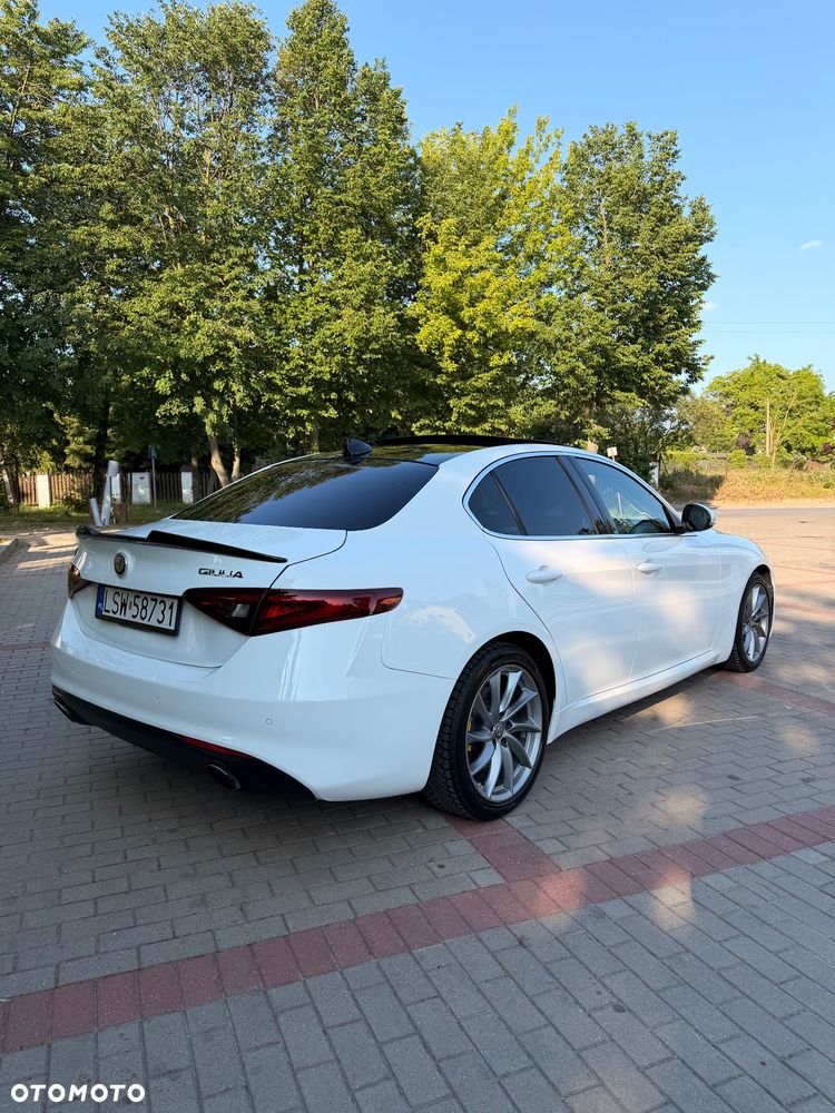 Alfa Romeo Giulia - 4