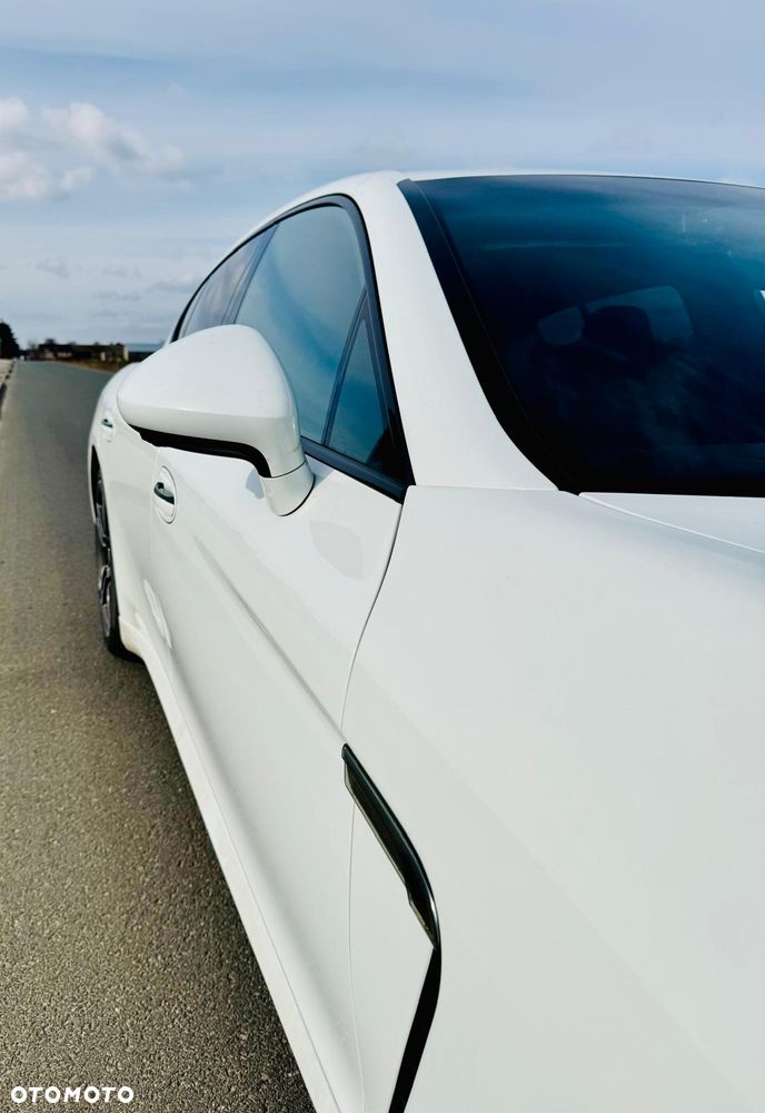 Porsche Panamera - 12