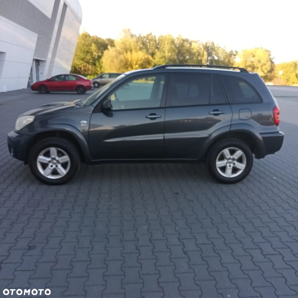 Toyota RAV4 - 6