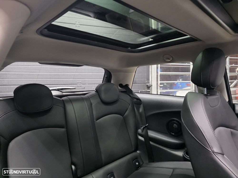 MINI 3 Portas Cooper SE Premium Extra Essential - 5