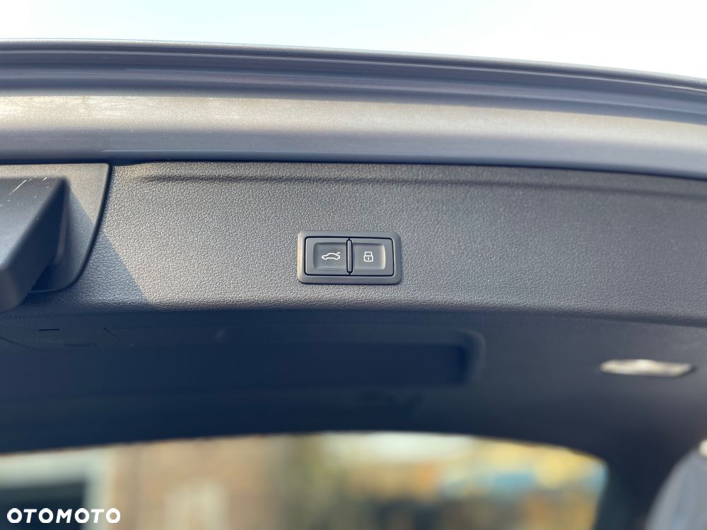 Audi A4 Avant 2.0 TDI DPF clean diesel quattro S tronic S line Sportpaket - 22