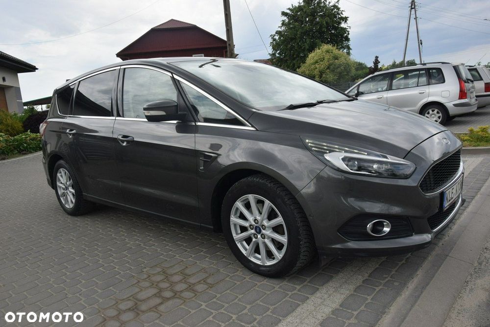 Ford S-Max - 11