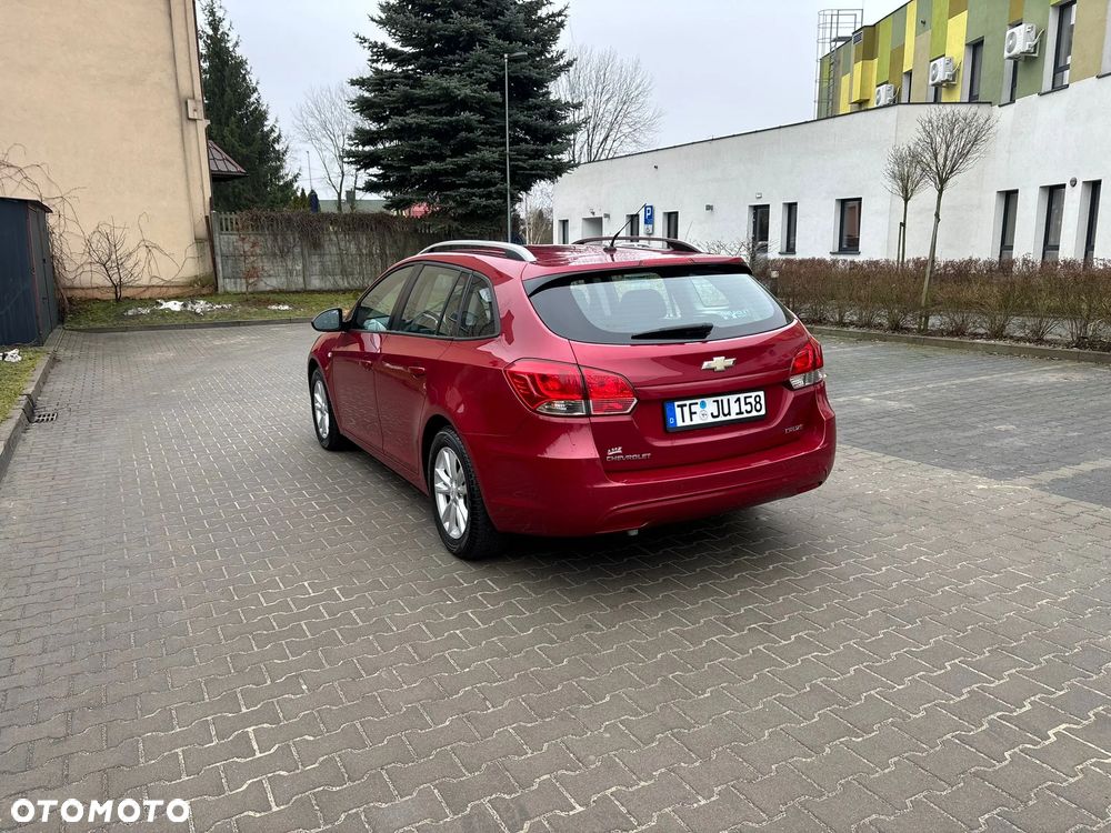 Chevrolet Cruze - 12