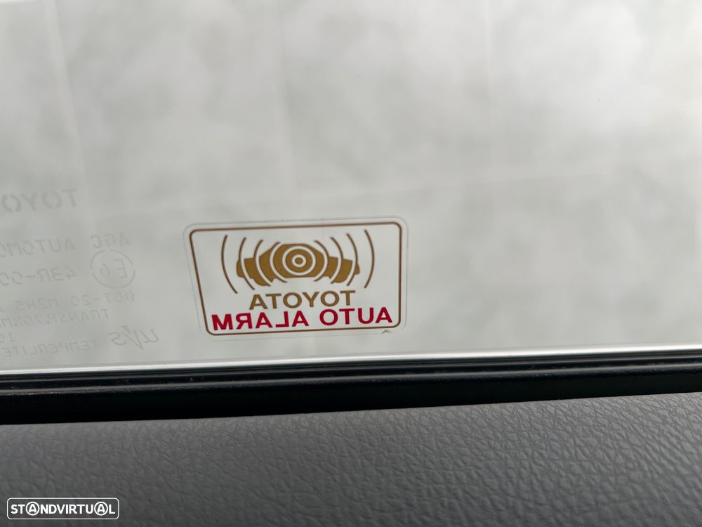 Toyota Camry 2.5 Hybrid Exclusive - 25