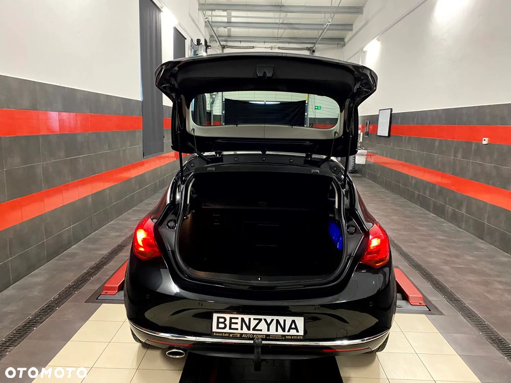 Opel Astra 1.4 T Cosmo S&S - 14