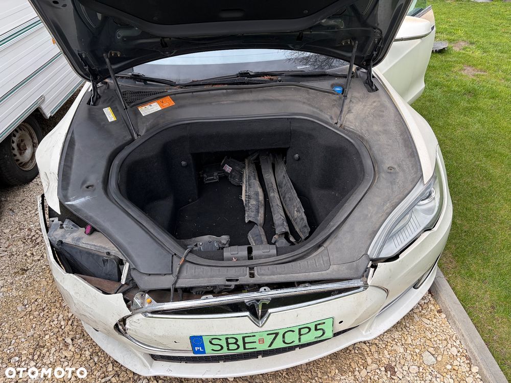 Tesla Model S - 9
