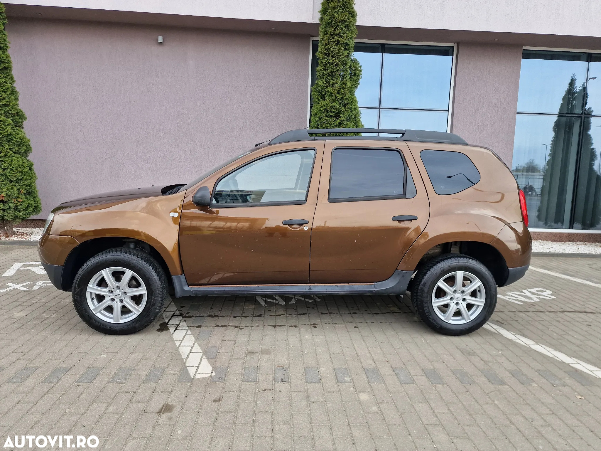 Dacia Duster 1.6 4x2 Laureate - 2