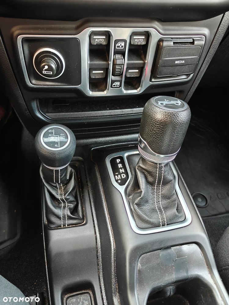 Jeep Wrangler Unlimited GME 2.0 Turbo Sahara - 8