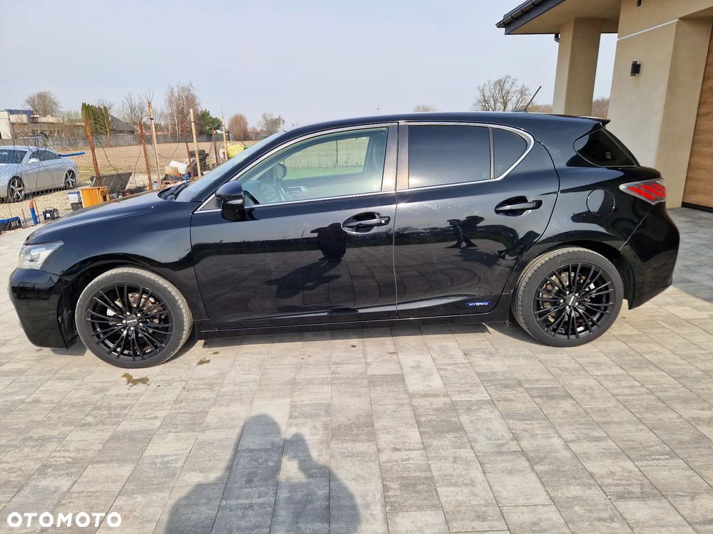 Lexus CT 200h Prestige - 4