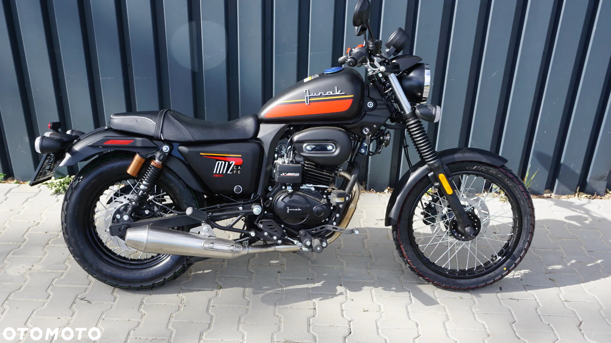 Junak M12 - 3