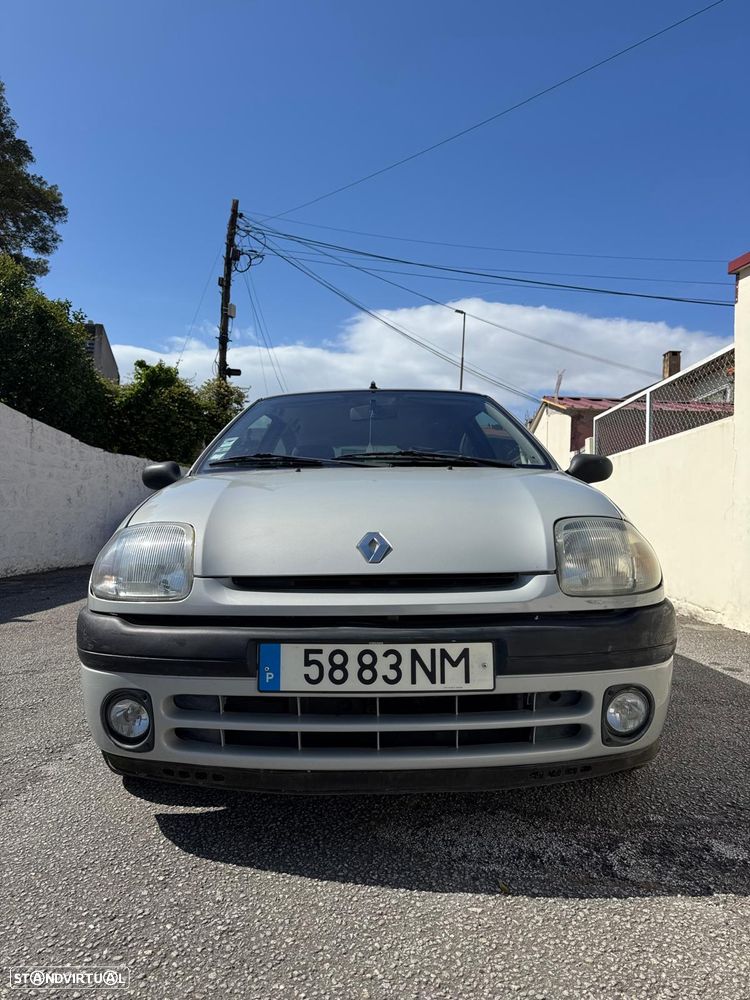 Renault Clio - 6