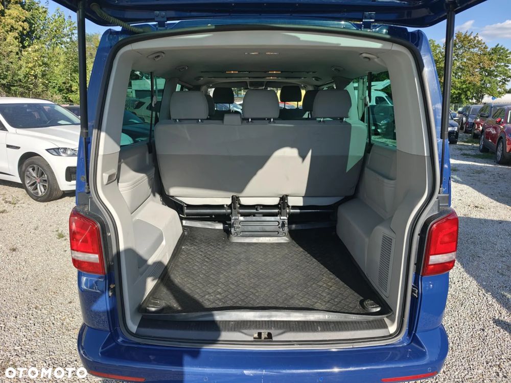 Volkswagen Caravelle - 9