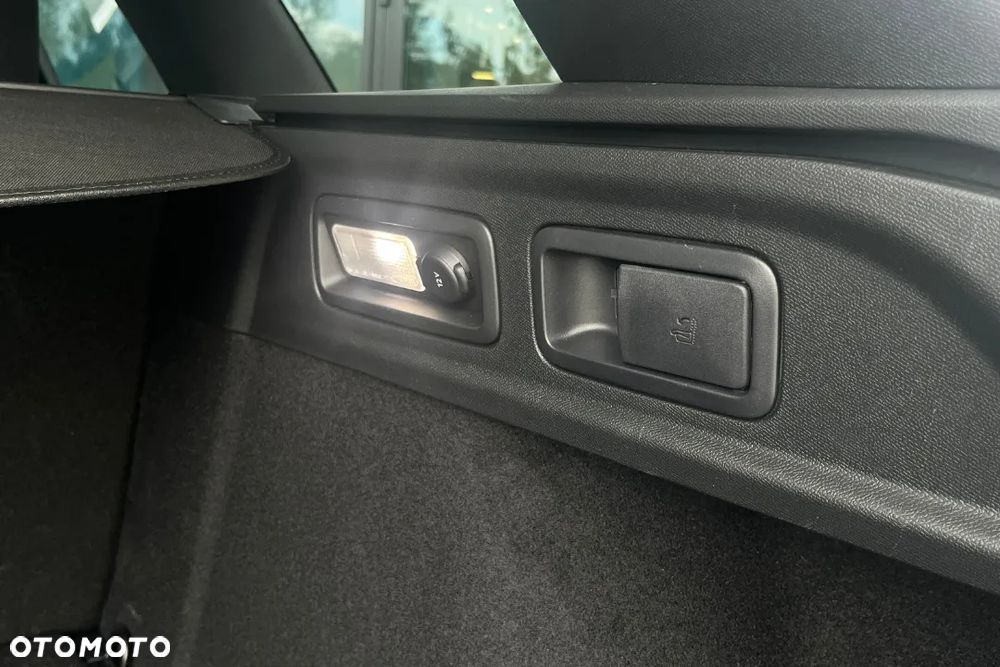 Peugeot 308 1.5 BlueHDi Allure S&S EAT8 - 33