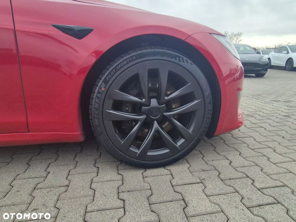 Tesla Model S Plaid - 12