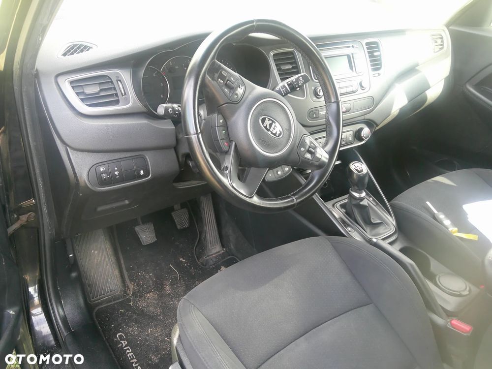 Kia Carens 1.7 CRDi M - 8